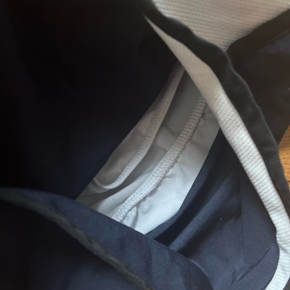 Short athletic shorts - Picture 4 of 8